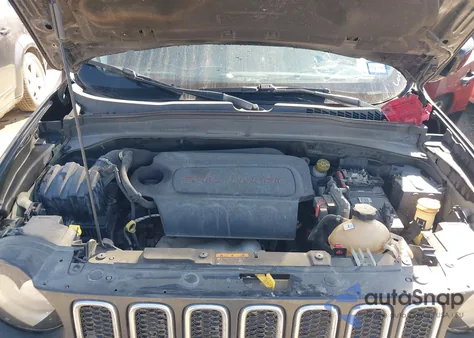 2018 Jeep Renegade Latitude Fwd z USA, uszkodzony, nr VIN ZACCJABB4JPJ20956